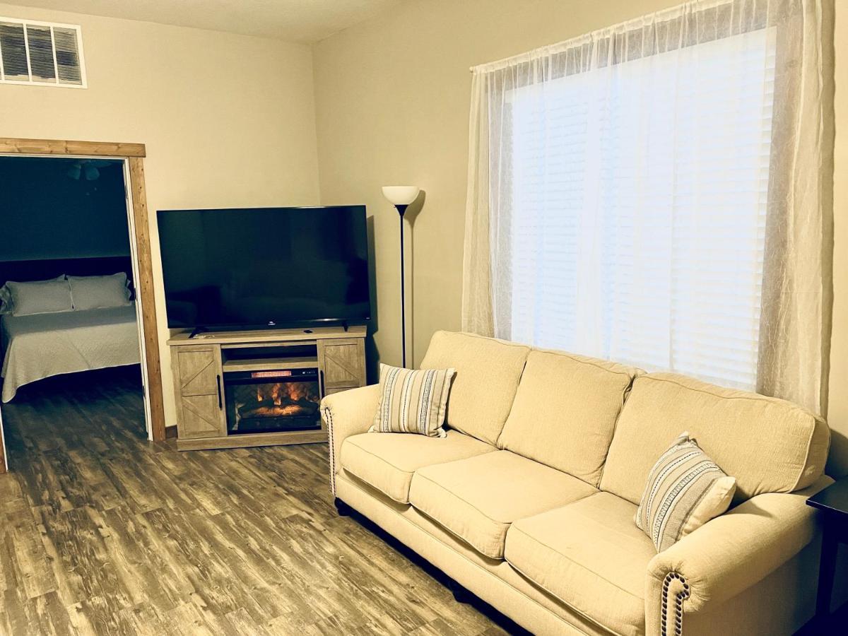 Modern Farmhouse 3 Bed, 2 Bath Apartment, Sleeps 7, Lots Of Space, Steps To Downtown, Honeywell & Eagles Theater Wabash Eksteriør billede
